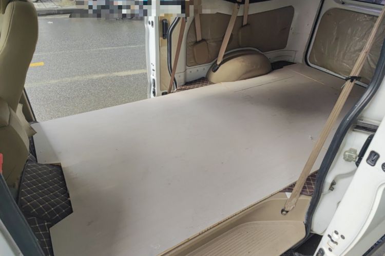 Used Wuling Zhengcheng 2015 1.8L Luxury Model LJ479QE2 Left Rear Seat