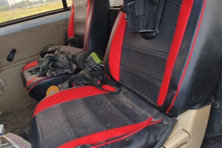Used Wuling Zhengcheng 2015 1.8L Luxury Model LJ479QE2 Left Rear Seat