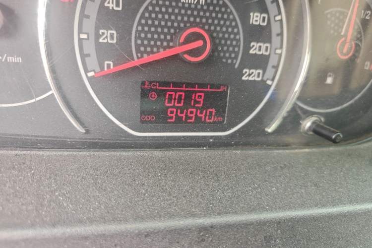 Used Wuling Zhengcheng 2015 1.5L Comfort L3C Odometer Close Up