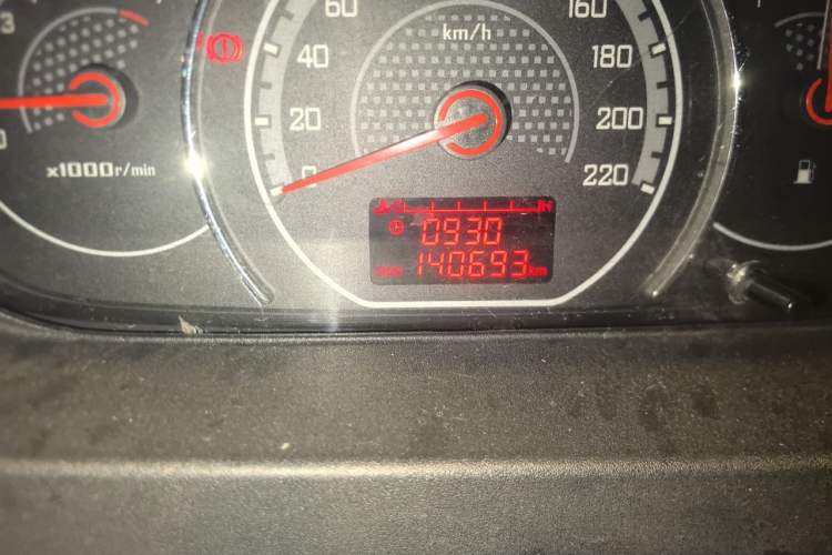 Used Wuling Zhengcheng 2015 1.5L Comfort L3C Odometer Close Up