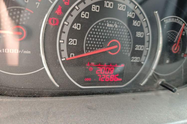 Used Wuling Zhengcheng 2015 1.5L Comfort L3C Odometer Close Up