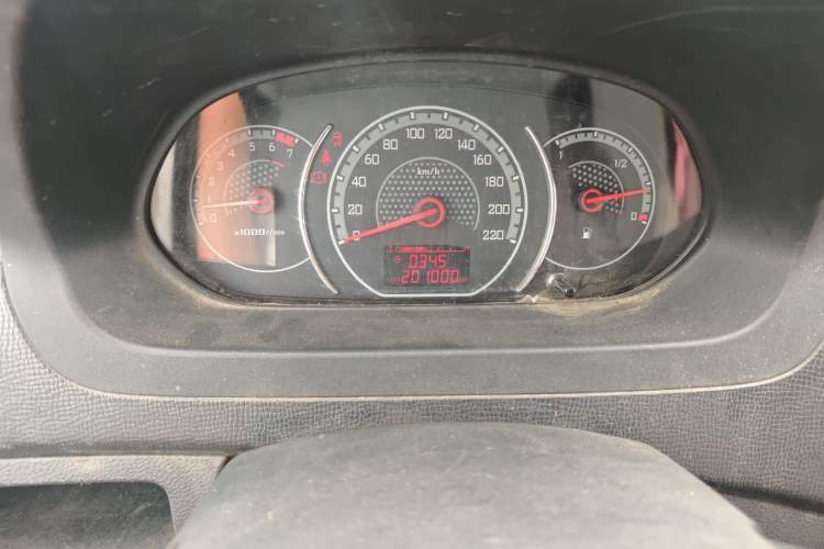 Used Wuling Zhengcheng 2015 1.5L Comfort L3C Odometer Close Up