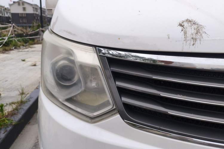 Used Wuling Zhengcheng 2015 1.8L Luxury Model LJ479QE2 Right Front Headlight