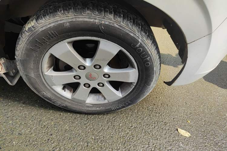 Used Wuling Zhengcheng 2015 1.8L Luxury Model LJ479QE2 Right Front Wheel Hub