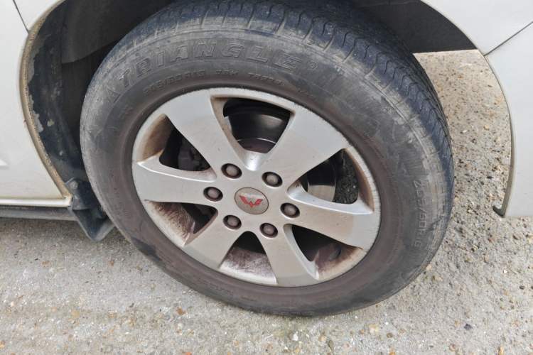 Used Wuling Zhengcheng 2015 1.8L Luxury Model LJ479QE2 Right Front Wheel Hub