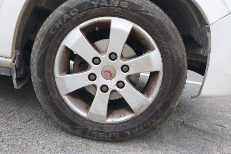 Used Wuling Zhengcheng 2015 1.8L Luxury Model LJ479QE2 Right Front Wheel Hub