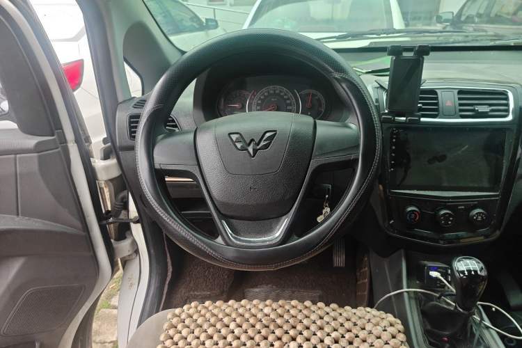 Used Wuling Zhengcheng 2015 1.5L Comfort L3C Steering Wheel