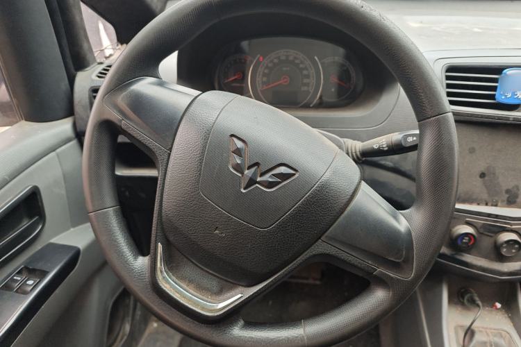 Used Wuling Zhengcheng 2015 1.5L Comfort L3C Steering Wheel