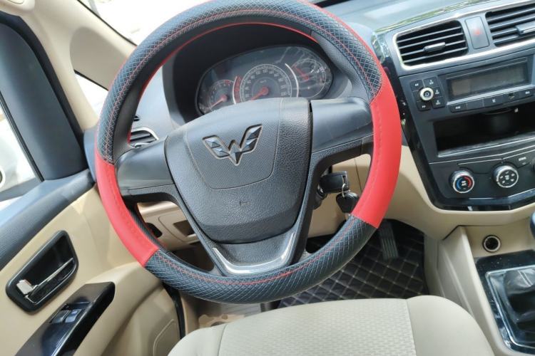 Used Wuling Zhengcheng 2015 1.8L Luxury Model LJ479QE2 Steering Wheel