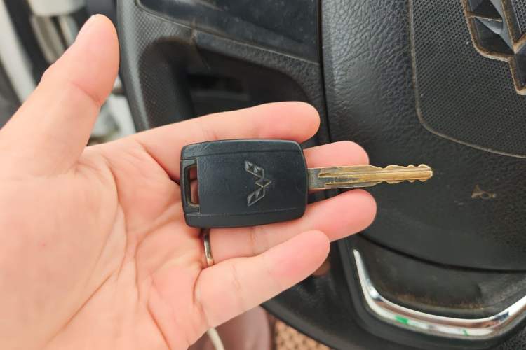 Used Wuling Zhengcheng 2015 1.5L Comfort L3C Vehicle Key