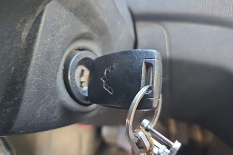 Used Wuling Zhengcheng 2015 1.5L Comfort L3C Vehicle Key