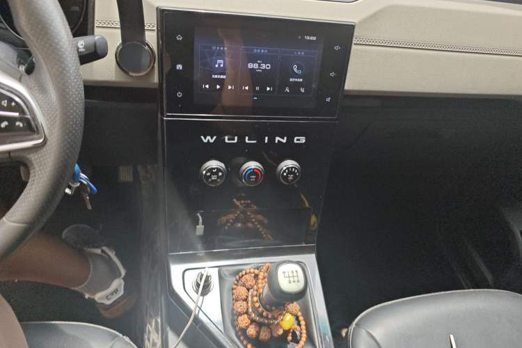 Used Wuling Zhengcheng 2021 1.5T Manual Luxury Version Audio And AC Panel
