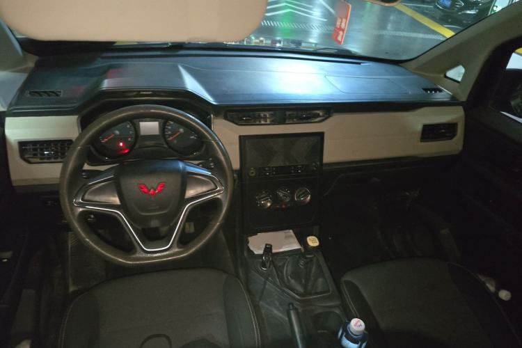 Used Wuling Zhengcheng 2021 1.5T Manual Comfort Version Center Console
