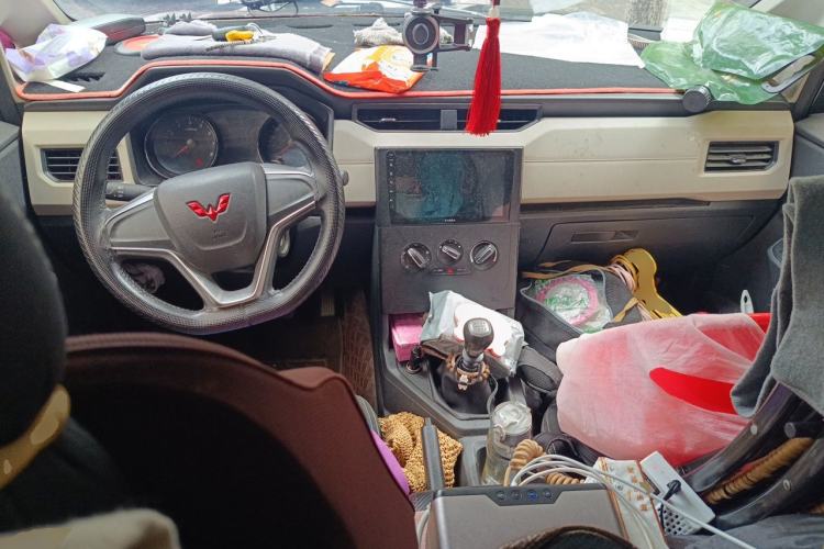 Used Wuling Zhengcheng 2021 1.5T Manual Comfort Version Center Console