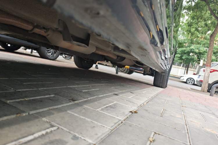 Used Wuling Zhengcheng 2021 1.5T Manual Luxury Version Chassis Front Left