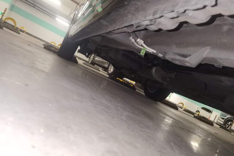 Used Wuling Zhengcheng 2021 1.5T Manual Luxury Version Chassis Front Right