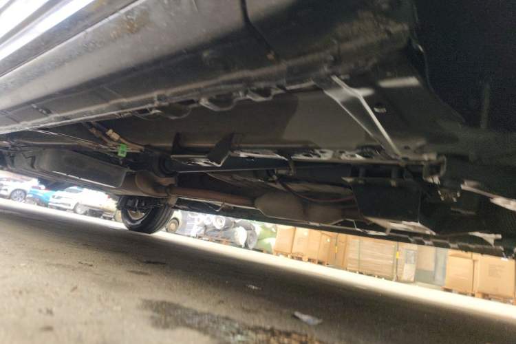 Used Wuling Zhengcheng 2021 1.5T Manual Luxury Version Chassis Front Right
