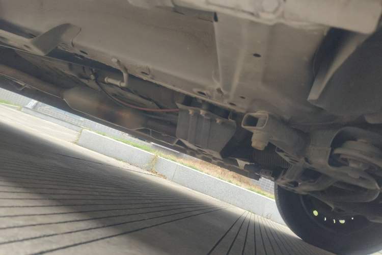 Used Wuling Zhengcheng 2021 1.5T Manual Luxury Version Chassis Front Right