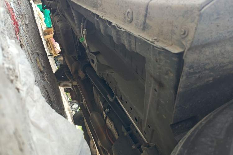 Used Wuling Zhengcheng 2021 1.5T Manual Comfort Version Chassis Front Right