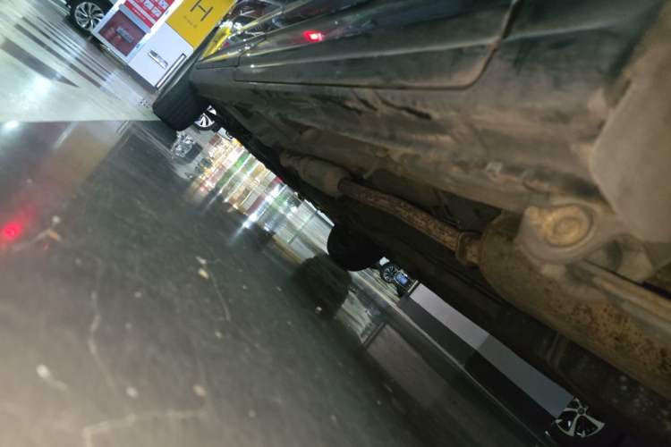 Used Wuling Zhengcheng 2021 1.5T Manual Comfort Version Chassis Rear Left