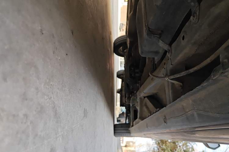 Used Wuling Zhengcheng 2021 1.5T Manual Luxury Version Chassis Rear Right
