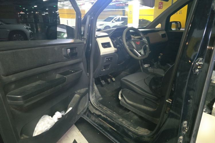 Used Wuling Zhengcheng 2021 1.5T Manual Comfort Version Driver Seat