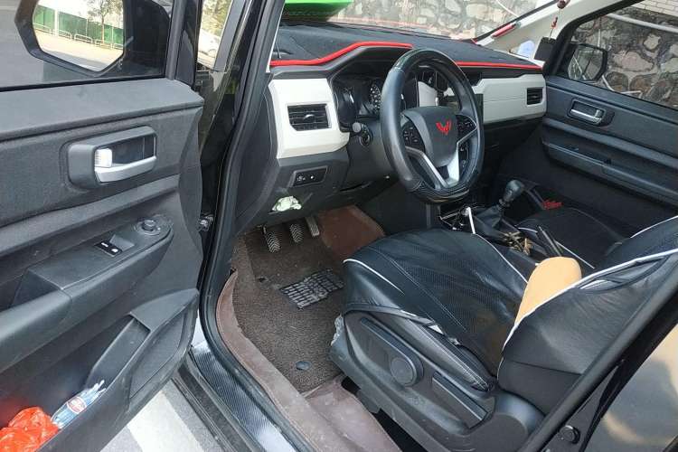 Used Wuling Zhengcheng 2021 1.5T Manual Luxury Version Driver Seat