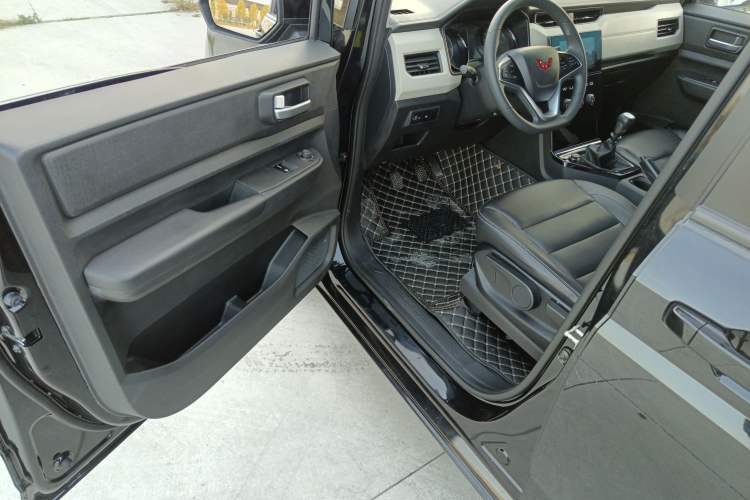 Used Wuling Zhengcheng 2021 1.5T Manual Luxury Version Driver Seat