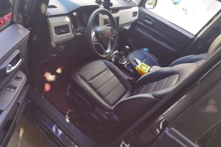 Used Wuling Zhengcheng 2021 1.5T Manual Luxury Version Driver Seat