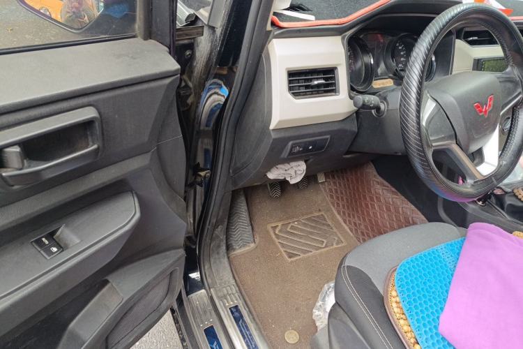 Used Wuling Zhengcheng 2021 1.5T Manual Comfort Version Driver Seat
