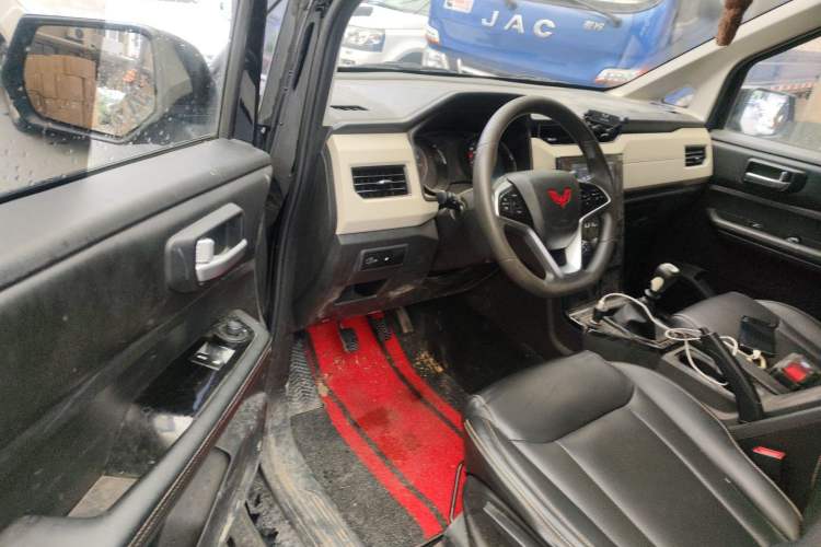 Used Wuling Zhengcheng 2021 1.5T Manual Luxury Version Driver Seat
