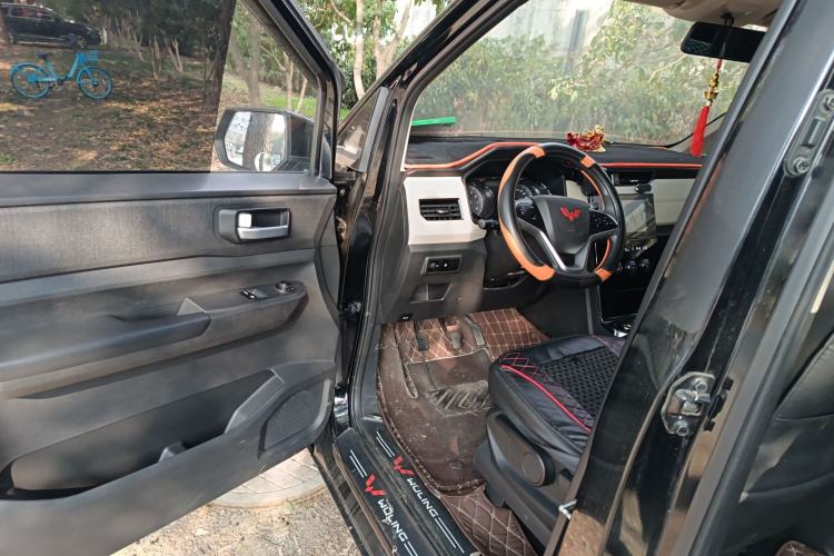 Used Wuling Zhengcheng 2021 1.5T Manual Luxury Version Driver Seat