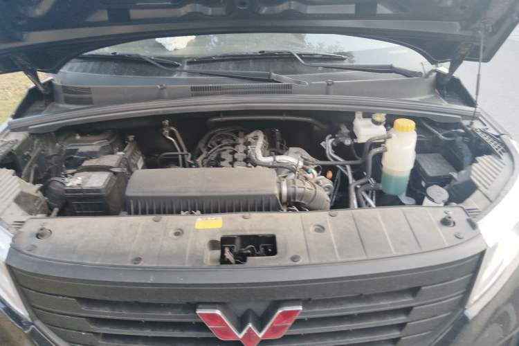 Used Wuling Zhengcheng 2021 1.5T Manual Comfort Version Engine Bay