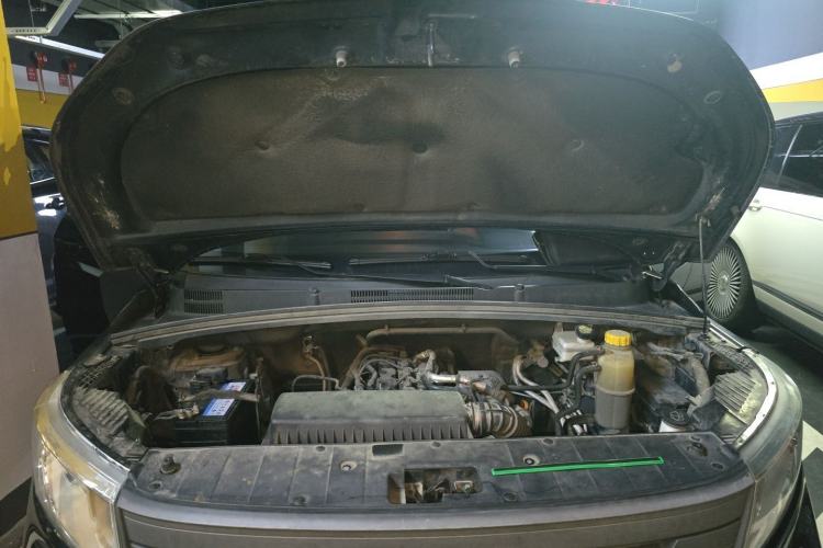 Used Wuling Zhengcheng 2021 1.5T Manual Comfort Version Engine Bay