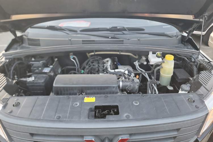 Used Wuling Zhengcheng 2021 1.5T Manual Comfort Version Engine Bay