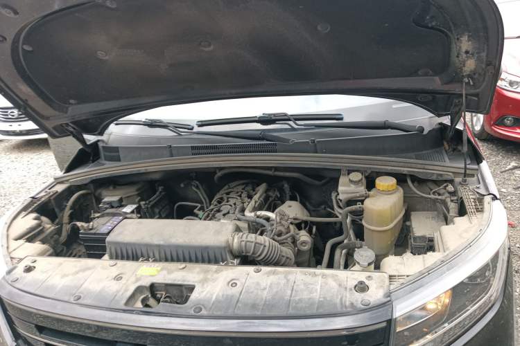 Used Wuling Zhengcheng 2021 1.5T Manual Luxury Version Engine Bay
