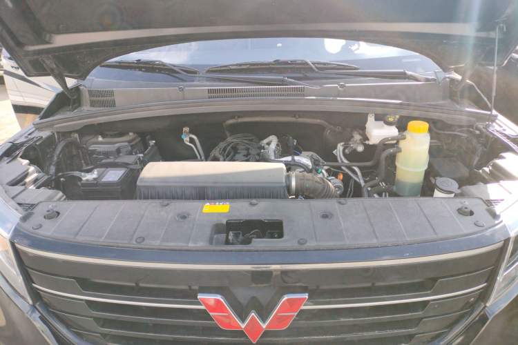 Used Wuling Zhengcheng 2021 1.5T Manual Luxury Version Engine Bay