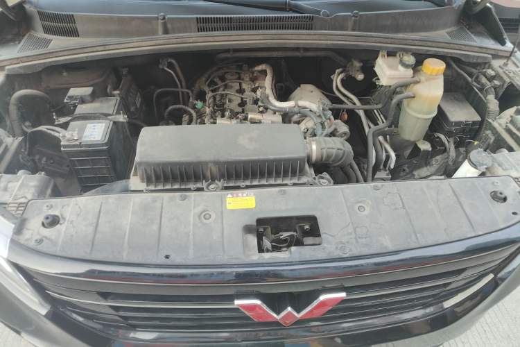 Used Wuling Zhengcheng 2021 1.5T Manual Luxury Version Engine Bay