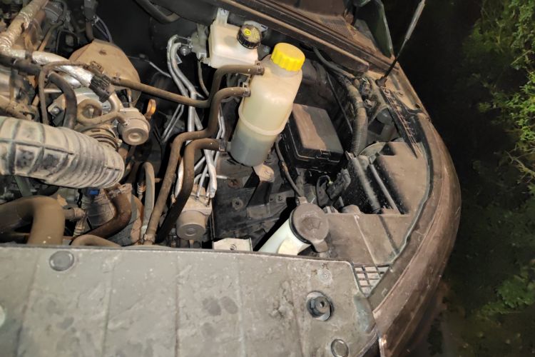 Used Wuling Zhengcheng 2021 1.5T Manual Comfort Version Engine Bay Left