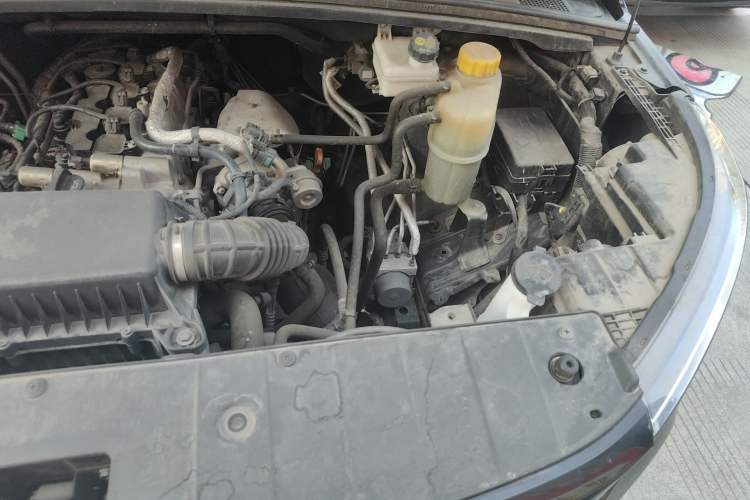 Used Wuling Zhengcheng 2021 1.5T Manual Luxury Version Engine Bay Left