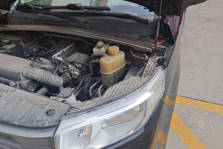 Used Wuling Zhengcheng 2021 1.5T Manual Comfort Version Engine Bay Left