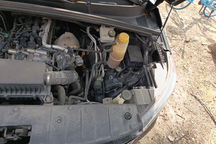 Used Wuling Zhengcheng 2021 1.5T Manual Luxury Version Engine Bay Left