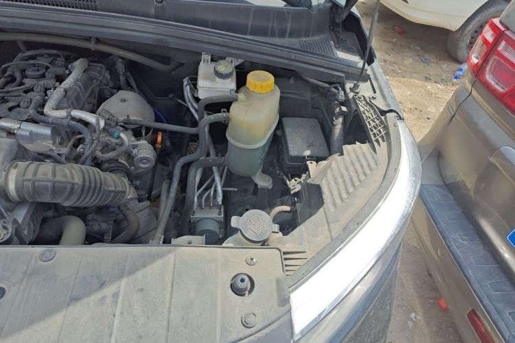 Used Wuling Zhengcheng 2021 1.5T Manual Comfort Version Engine Bay Left