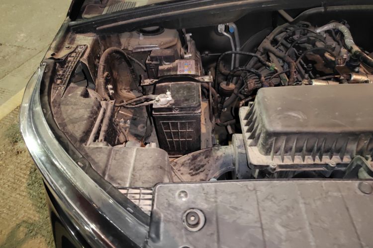 Used Wuling Zhengcheng 2021 1.5T Manual Comfort Version Engine Bay Right