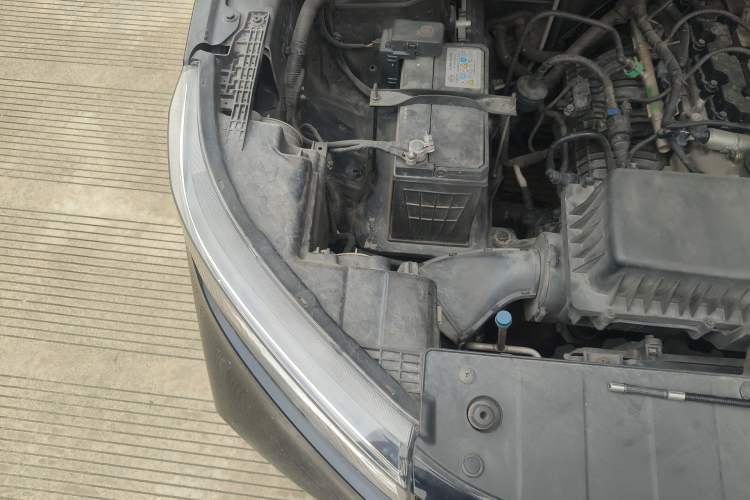 Used Wuling Zhengcheng 2021 1.5T Manual Luxury Version Engine Bay Right