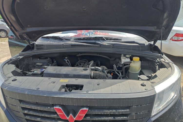 Used Wuling Zhengcheng 2021 1.5T Manual Comfort Version Engine Bay