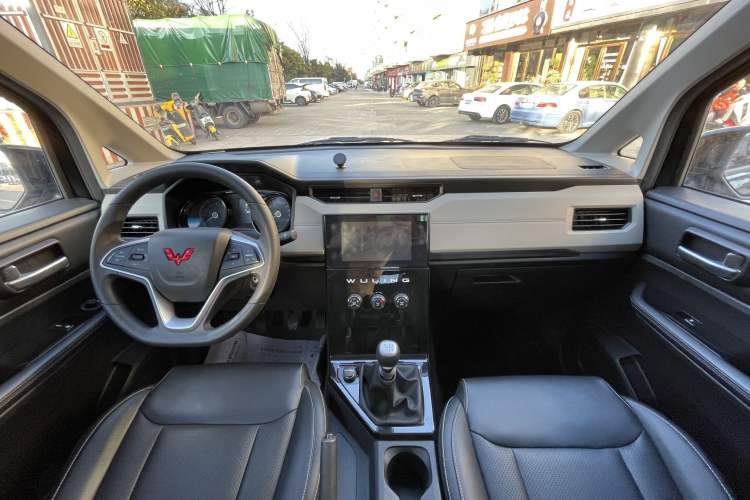Used Wuling Zhengcheng 2021 1.5T Manual Luxury Version Exterior 12
