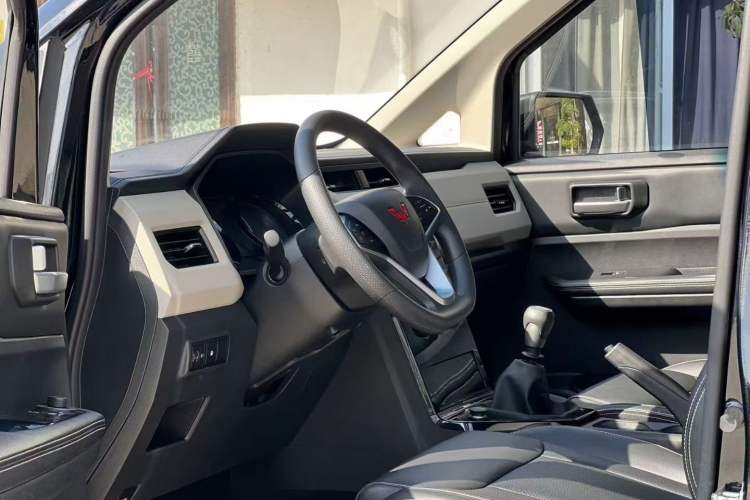 Used Wuling Zhengcheng 2021 1.5T Manual Luxury Version Exterior 6
