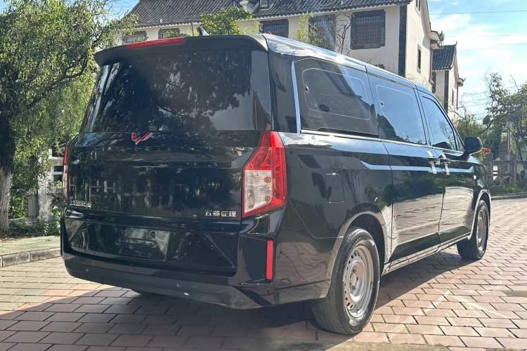 Used Wuling Zhengcheng 2021 1.5T Manual Comfort Version Exterior 6
