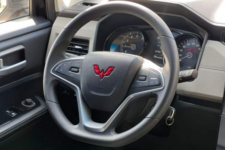 Used Wuling Zhengcheng 2021 1.5T Manual Luxury Version Exterior 8